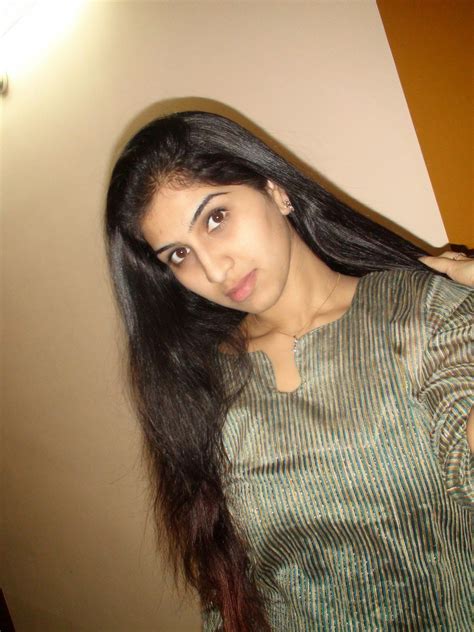 desi girls leaked photos|DesiFile